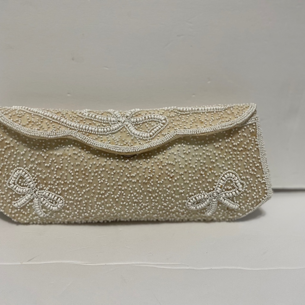 Vtg  Walborg 50’s ivory iridescent beaded clutch purse